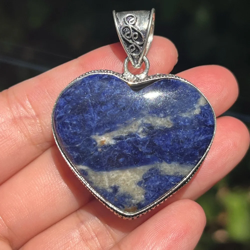 925‎ silver plated sodalite heart pendant